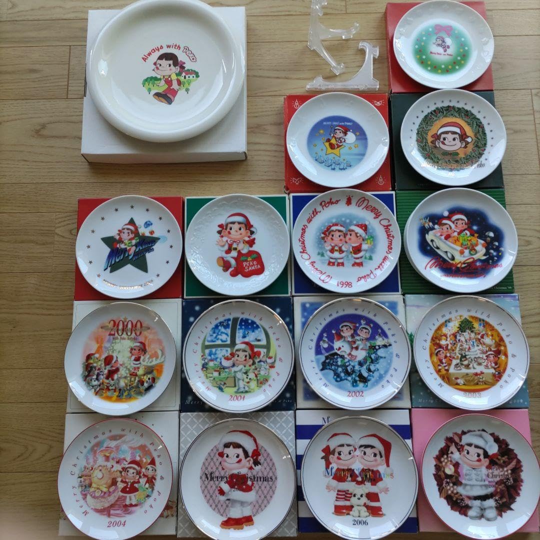 Amazon.co.jp: 不二家 ペコちゃん 皿 クリスマスプレート&ペコちゃん